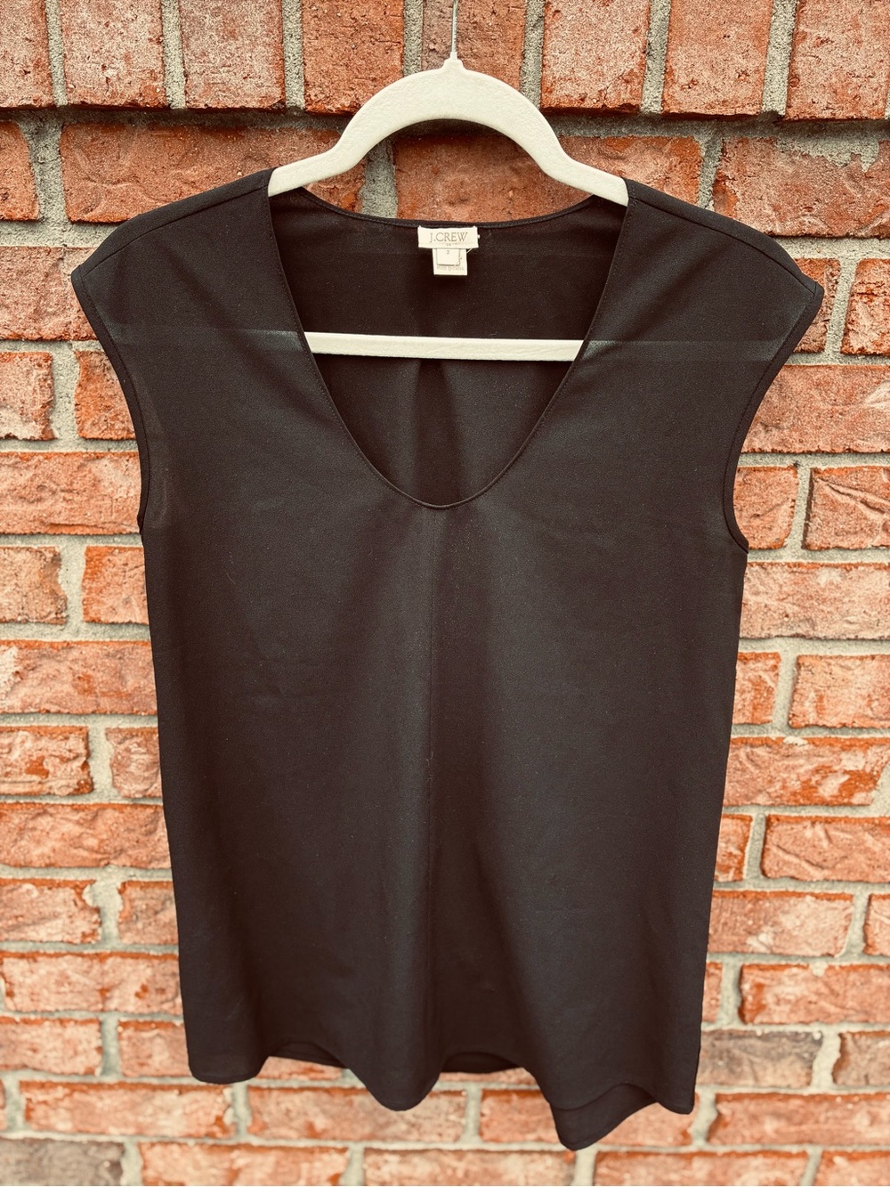 J. Crew Women’s Size 2 Black Sleeveless V-Neck Shell